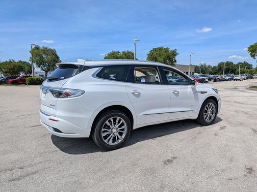 White Frost Tricoat 2022 Buick Enclave FWD Avenir
