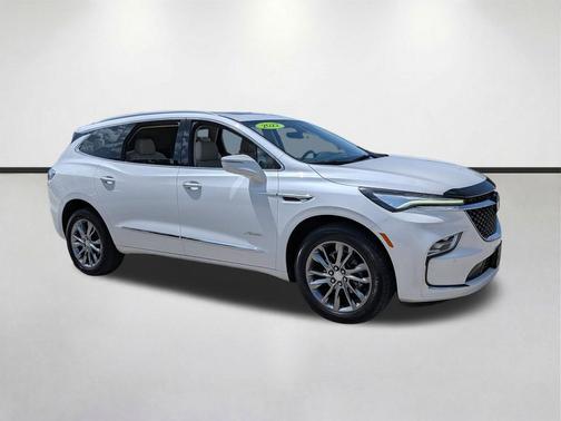 White Frost Tricoat 2022 Buick Enclave FWD Avenir