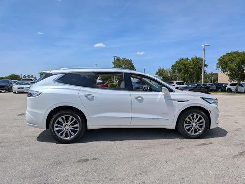 White Frost Tricoat 2022 Buick Enclave FWD Avenir