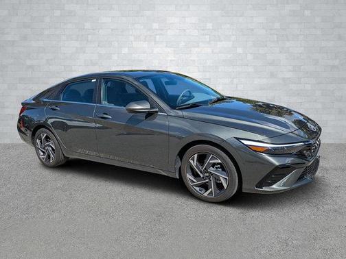 2025 Hyundai ELANTRA SEL