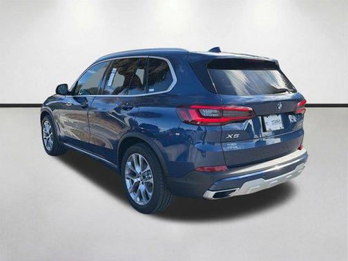Phytonic Blue Metallic 2022 BMW X5 xDrive40i