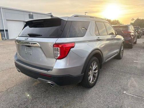 Iconic Silver Metallic 2023 Ford Explorer Limited