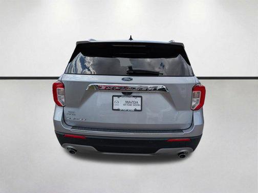 Iconic Silver Metallic 2023 Ford Explorer Limited