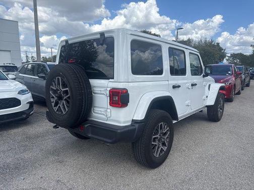 2025 Jeep Wrangler 4-Door Sahara 4x4