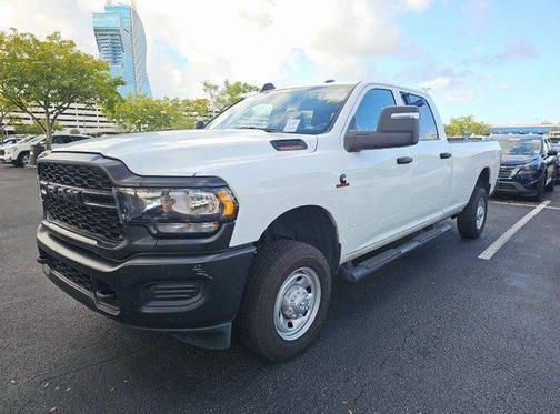 2024 RAM 2500 Tradesman Crew Cab 4x4 8' Box