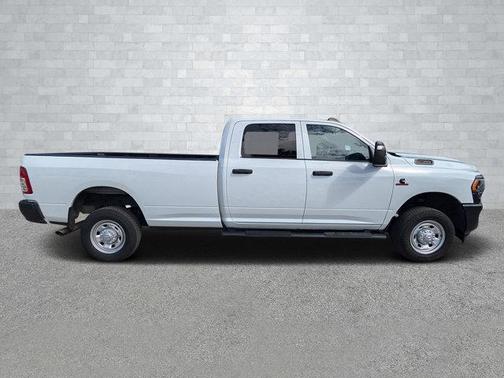 2024 RAM 2500 Tradesman Crew Cab 4x4 8' Box