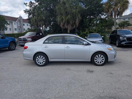 Classic Silver Metallic 2012 Toyota Corolla LE