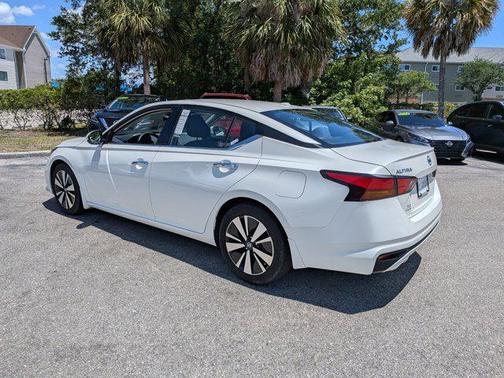 Pearl White Tricoat 2019 Nissan Altima 2.5 SV