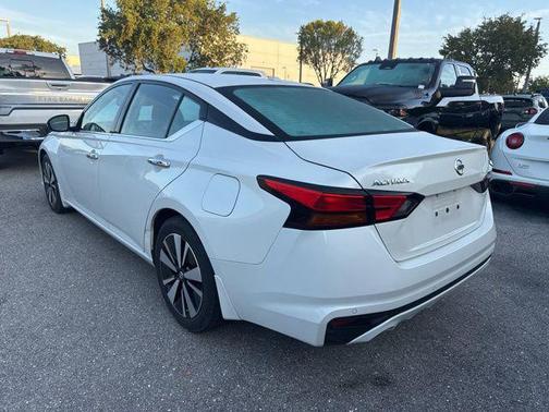 Pearl White Tricoat 2019 Nissan Altima 2.5 SV