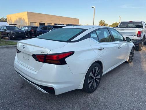 Pearl White Tricoat 2019 Nissan Altima 2.5 SV