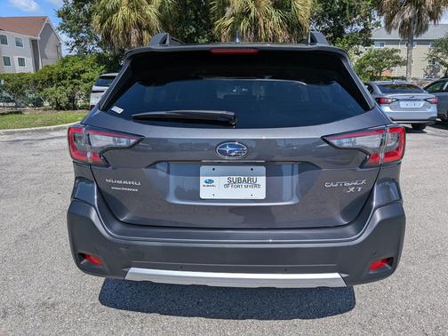 Magnetite Gray Metallic 2025 Subaru Outback Limited XT