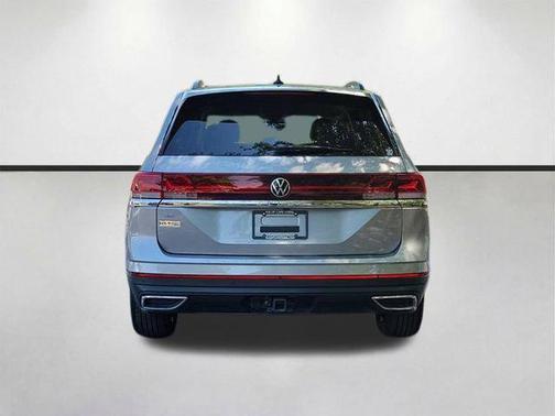 Pure Gray 2026 Volkswagen Atlas 2.0T SE w/Technology