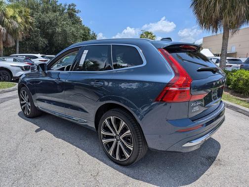 Denim Blue Metallic 2023 Volvo XC60 B5 Ultimate Bright Theme