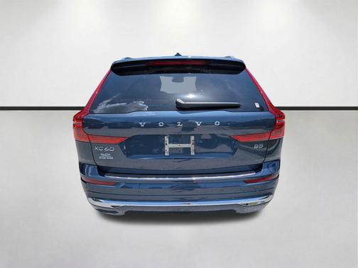 Denim Blue Metallic 2023 Volvo XC60 B5 Ultimate Bright Theme