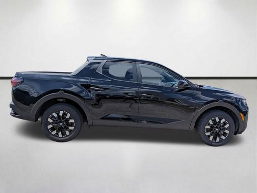 Phantom Black 2025 Hyundai SANTA CRUZ SE