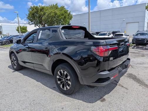 Phantom Black 2025 Hyundai SANTA CRUZ SE