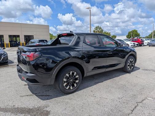 Phantom Black 2025 Hyundai SANTA CRUZ SE