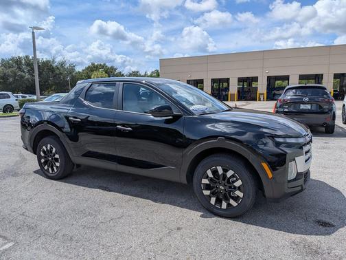 Phantom Black 2025 Hyundai SANTA CRUZ SE