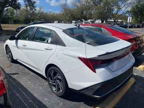 2025 Hyundai ELANTRA HEV SEL Sport