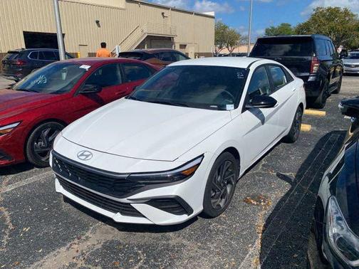 2025 Hyundai ELANTRA HEV SEL Sport