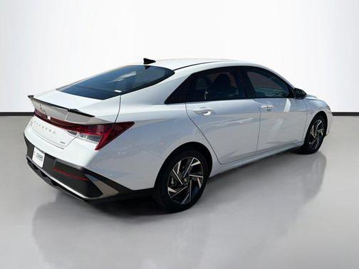 2025 Hyundai ELANTRA HEV SEL Sport