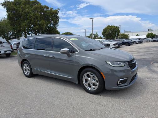 Ceramic Gray Clearcoat 2022 Chrysler Pacifica Limited