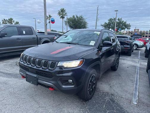 Diamond Black Crystal Pearlcoat 2024 Jeep Compass Trailhawk