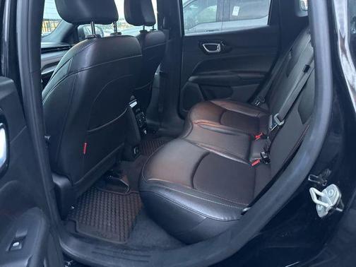 Diamond Black Crystal Pearlcoat 2024 Jeep Compass Trailhawk