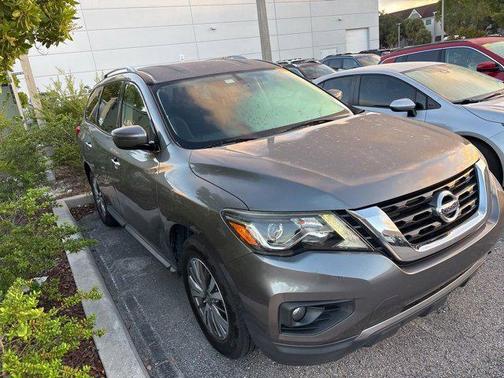 2020 Nissan Pathfinder SV