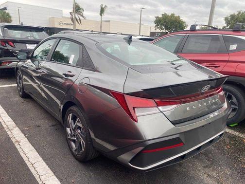 2025 Hyundai ELANTRA Sport