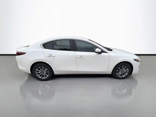 Snowflake White Pearl Mica 2026 Mazda Mazda3 FWD