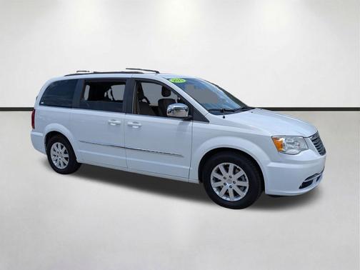 Bright White Clearcoat 2015 Chrysler Town & Country Touring