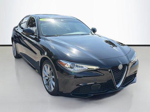 2021 Alfa Romeo Giulia Base