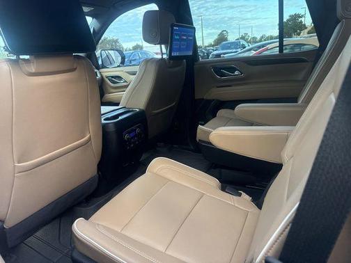 Iridescent Pearl Tricoat 2024 Chevrolet Tahoe Premier