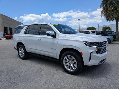 Iridescent Pearl Tricoat 2024 Chevrolet Tahoe Premier