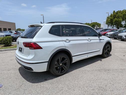 Pure White 2023 Volkswagen Tiguan 2.0T SE R-Line Black