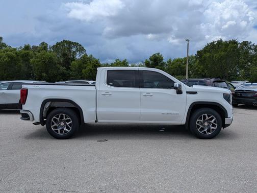 Summit White 2022 GMC Sierra 1500 SLE