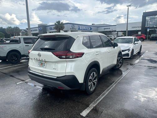 Pearl White Tricoat 2023 Nissan Rogue SV