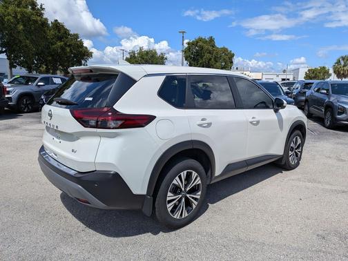 Pearl White Tricoat 2023 Nissan Rogue SV