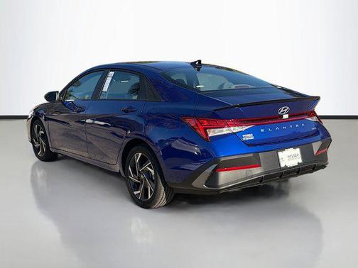 2025 Hyundai ELANTRA HEV SEL Sport