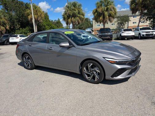 2025 Hyundai ELANTRA SEL