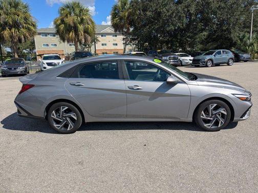 2025 Hyundai ELANTRA SEL