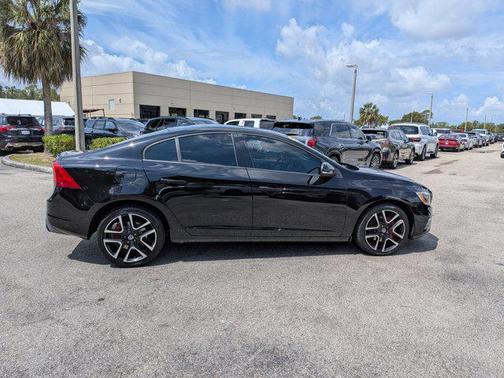 Onyx Black Metallic 2017 Volvo S60 T5 Dynamic