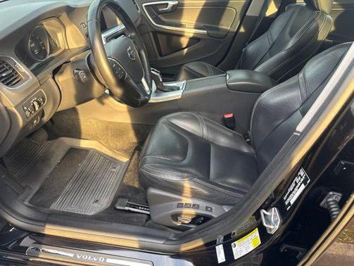 Onyx Black Metallic 2017 Volvo S60 T5 Dynamic