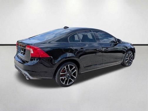 Onyx Black Metallic 2017 Volvo S60 T5 Dynamic