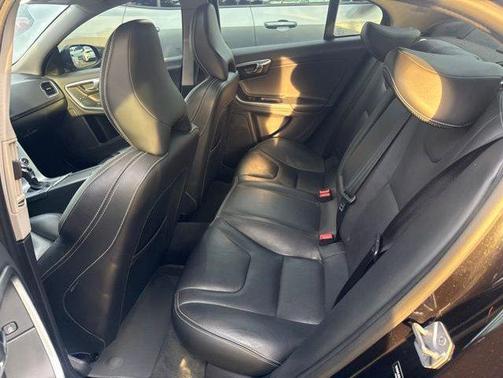 Onyx Black Metallic 2017 Volvo S60 T5 Dynamic