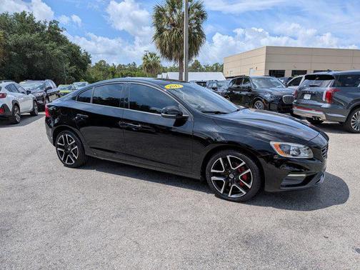 Onyx Black Metallic 2017 Volvo S60 T5 Dynamic