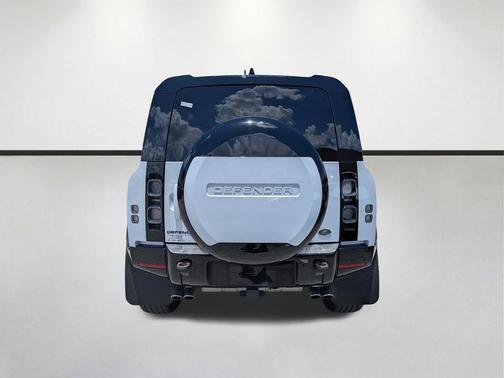 Yulong White Metallic 2023 Land Rover Defender 110 V8