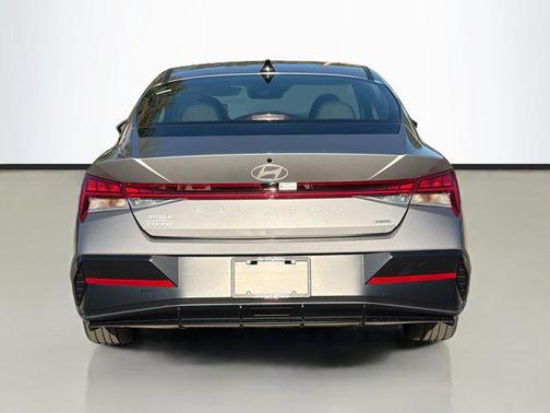 2025 Hyundai ELANTRA HEV Limited