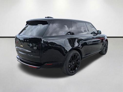 Black 2023 Land Rover Range Rover P400 SE